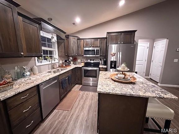 5th image of 210 Macintosh Ln