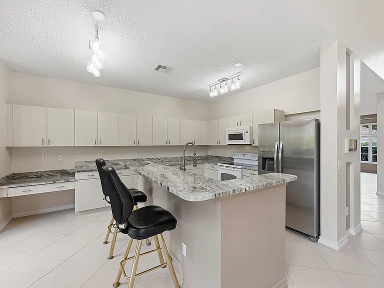 18474 Old Princeton Ln — Photo 9