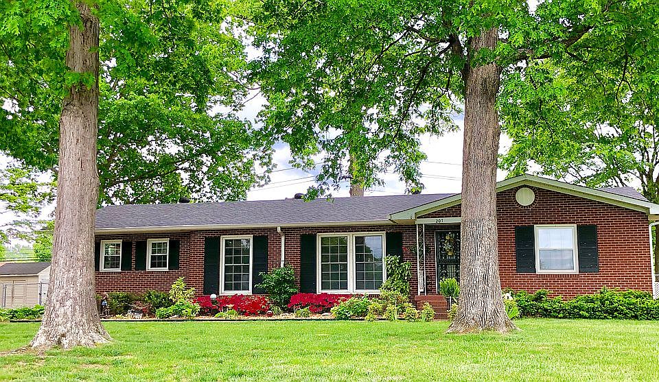 1st image of 207 Maxwell Dr