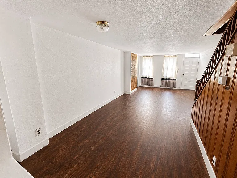2547 N Water St — Photo 3