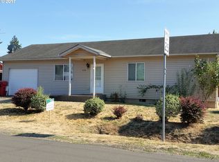 402 Jefferson St, Silverton, OR 97381