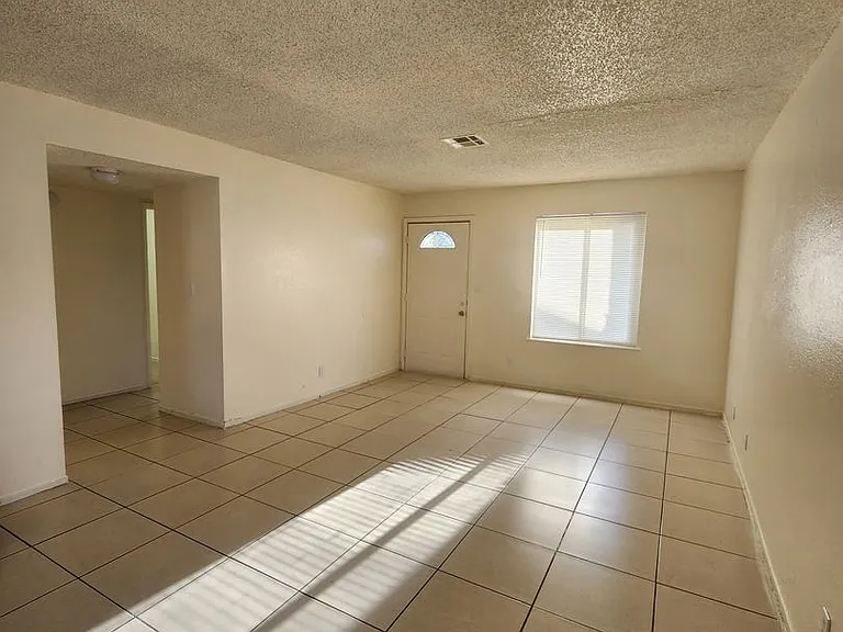 4610 Elk Springs Ave — Photo 13