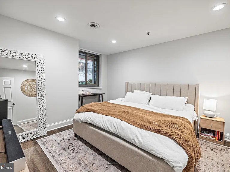 1001 N Vermont St #105 — Photo 19