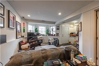 3rd image of 3025 N Oakley Ave #G