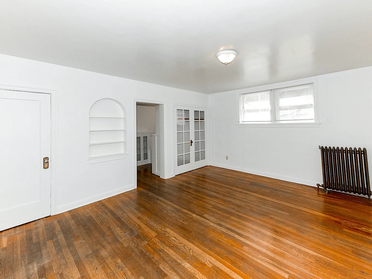 740 E Broadway — Photo 3