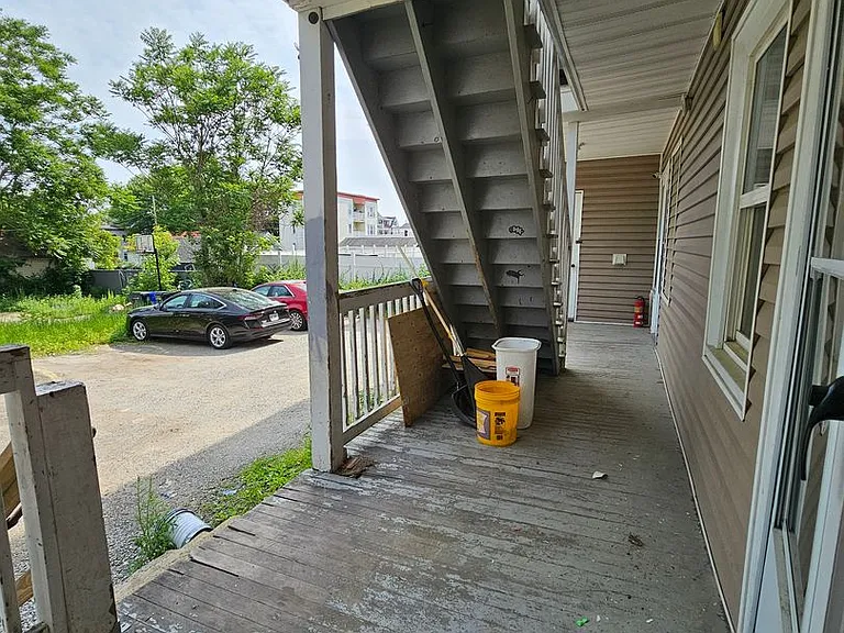 668-670 Harvard St — Photo 4