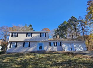 43 Woodstock Dr, Manchester, CT 06042