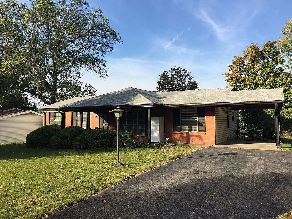 1453 Orchard Lakes Dr photo 1