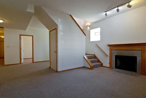 1535 W Pearson St #2E — Photo 8