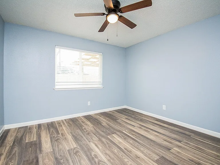 16419 N Bend Dr — Photo 26