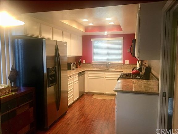 4th image of 1215 Parkview Dr