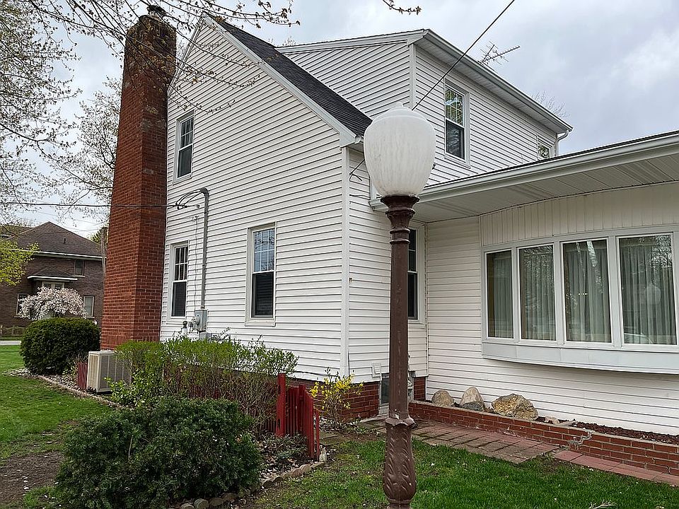 300 Brady St, Chesaning, MI 48616 Zillow