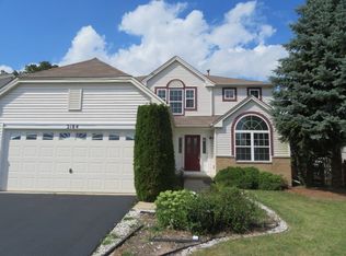 2184 W Waterford Ct, Round Lake, IL 60073
