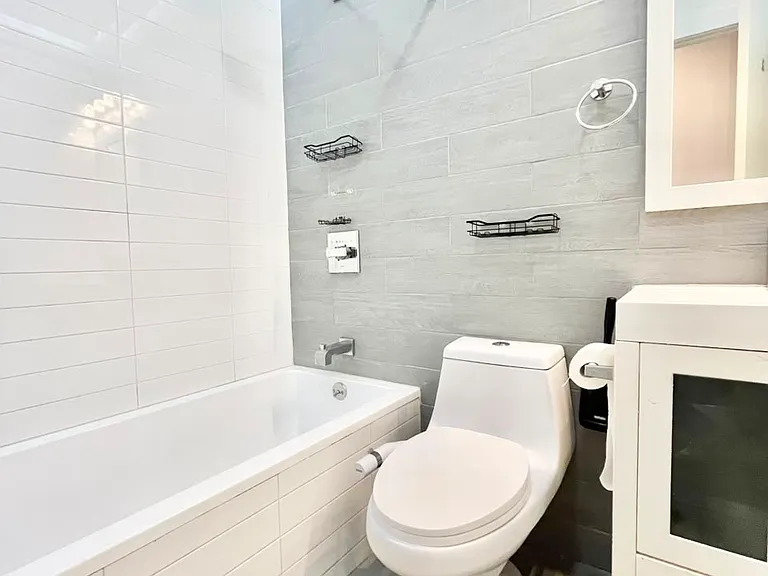 82 Marion St #1L — Photo 13