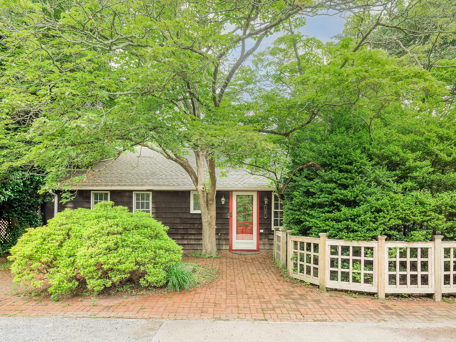 Storybook Cottage in the Heart of East Hampton Village — Photo 2