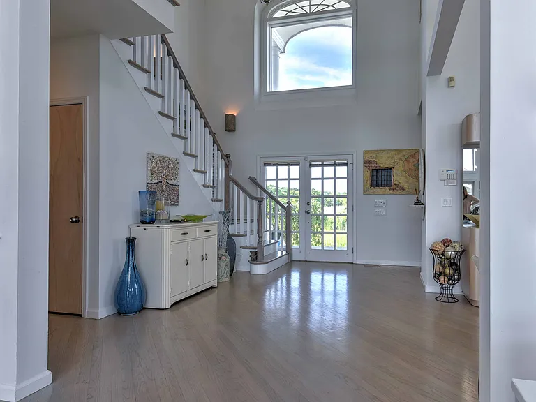 13 Bay Meadow Ln — Photo 10