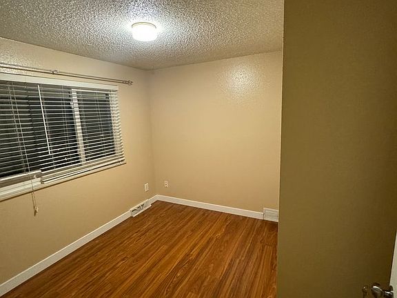 5th image of 566 Voiles Dr