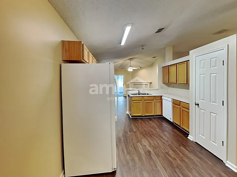 2708 Secret Harbor Dr — Photo 3