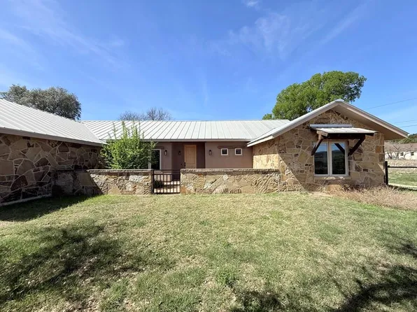 144 Homer Dr, Kerrville, TX 78028