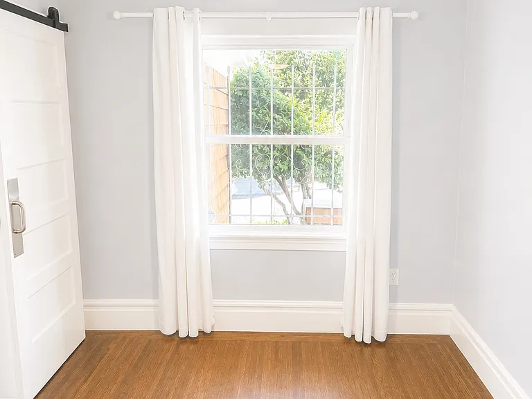 733 Florida St — Photo 12