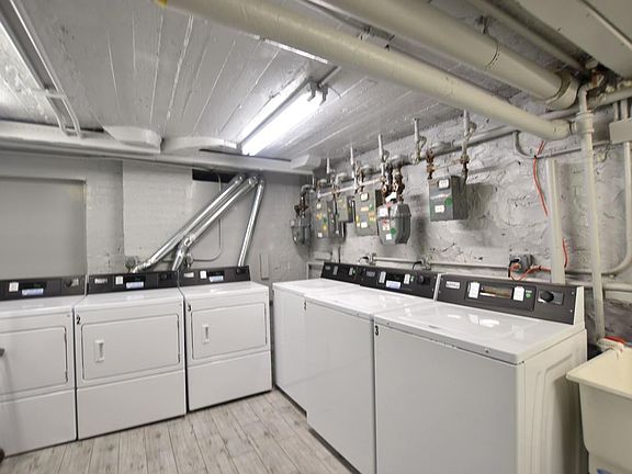 5th image of 100 Cooper St APT 1C