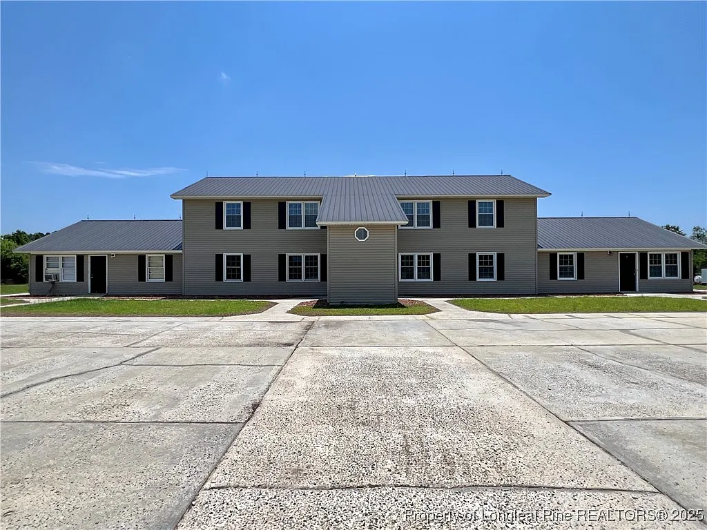 2 bed, 1.0 bath, 1150 sqft, $875 — Photo 1