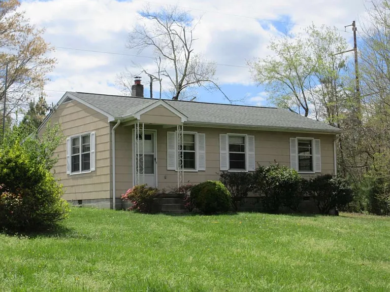 5228 Bill Tuck Hwy — Photo 1