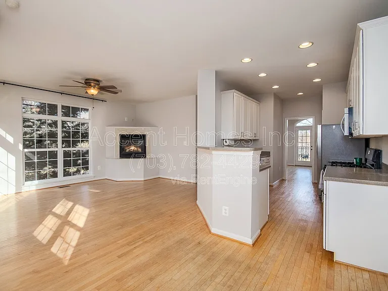 6450 Waterfield Rd — Photo 6