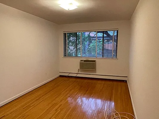 Rented by 18 REALTY | media 25