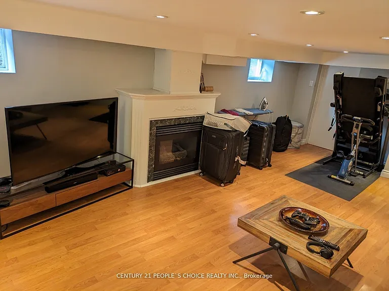 63 Stephen Dr — Photo 16
