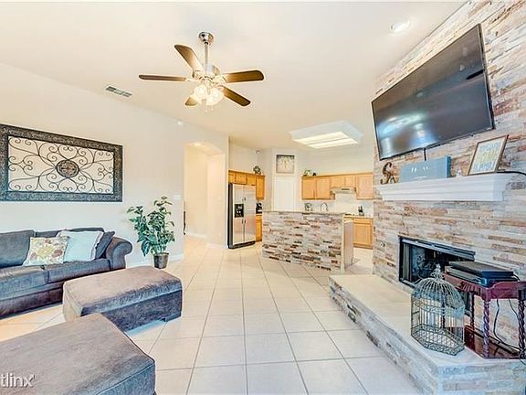 3rd image of 4013 Strattford Dr