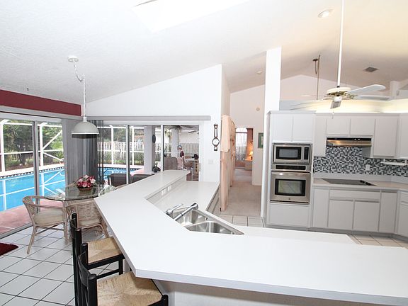 2nd image of 908 Spanish Wells Dr