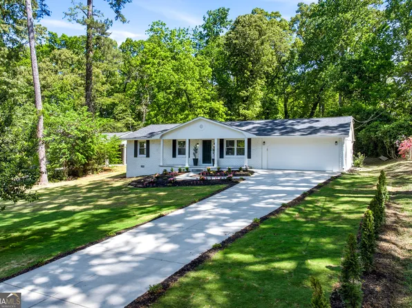 46 Hunting Creek Dr, Marietta, GA 30068