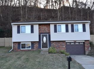 132 Donmor Dr, Pittsburgh, PA