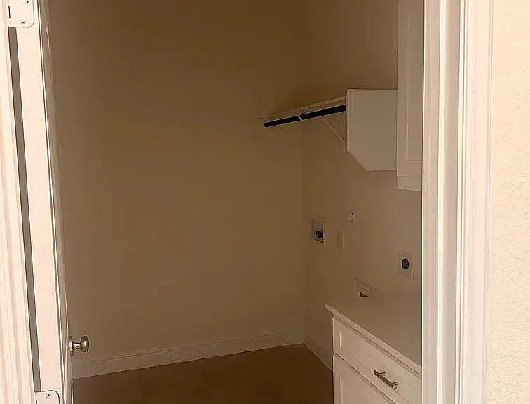905 Tartane Dr — Photo 10