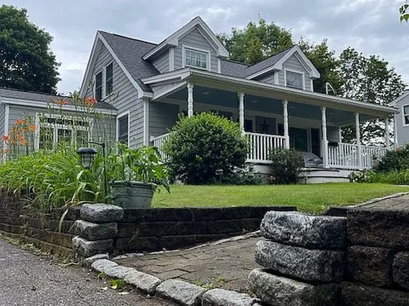 21 Leavitt Rd, Hampton, NH 03842