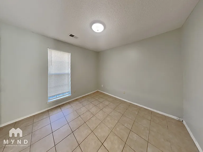 3535 Laurel Cv — Photo 10