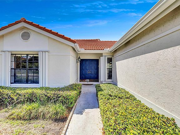 3rd image of 10720 NW 71st Place