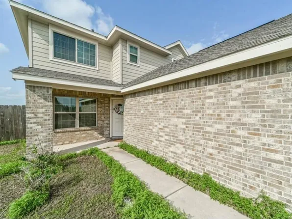 162 Kelly St, Angleton, TX 77515