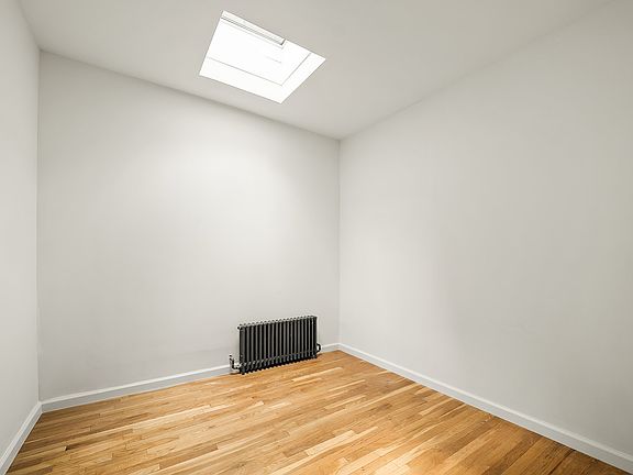 5th image of 656 Dean St APT 4