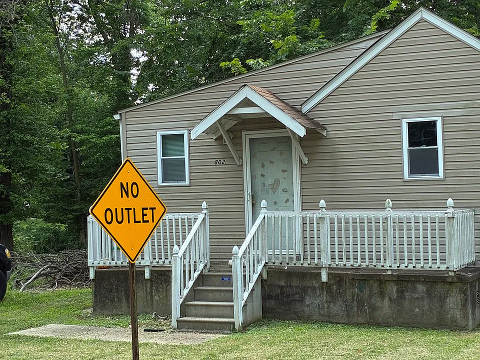 802 Morton Ave