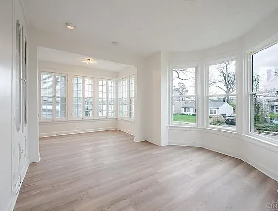 6832 Kenton Ave — Photo 5