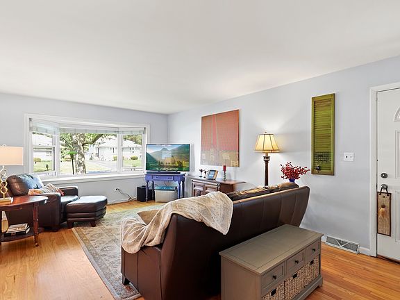 2nd image of 4013 N Adams St