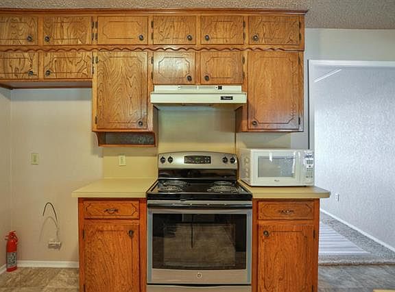 5th image of 2806 Sarah Dr