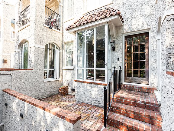 3rd image of 966 Charles Allen Dr NE