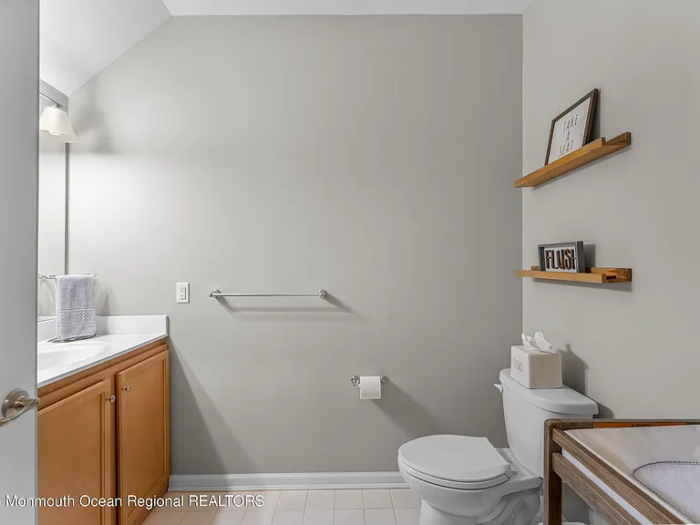 1 Kyle Dr — Photo 13