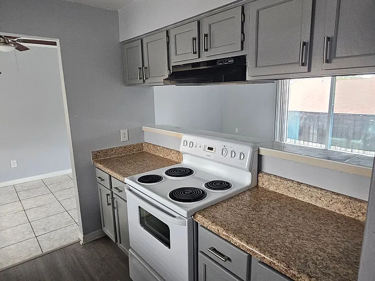 5672 Tomoka Dr #201 — Photo 6