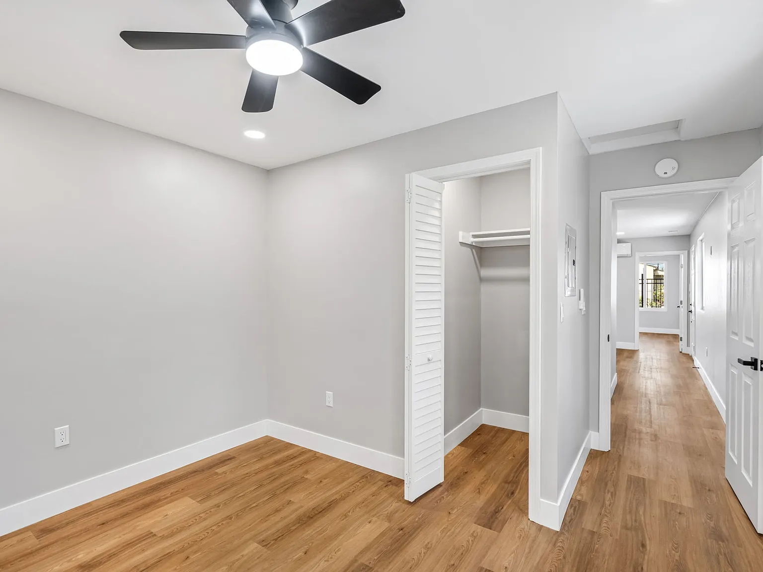 2 bed, 800 sqft, $2,950 — Photo 2