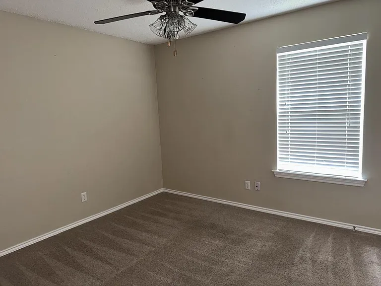 2029 Laney Dr — Photo 10