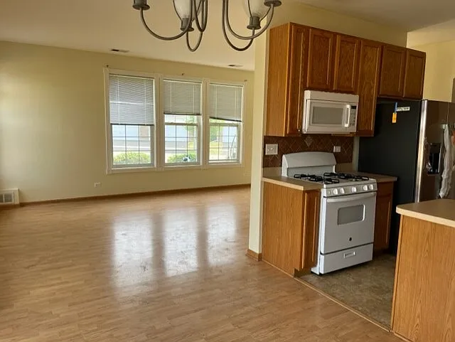 478 Brookside Dr — Photo 2